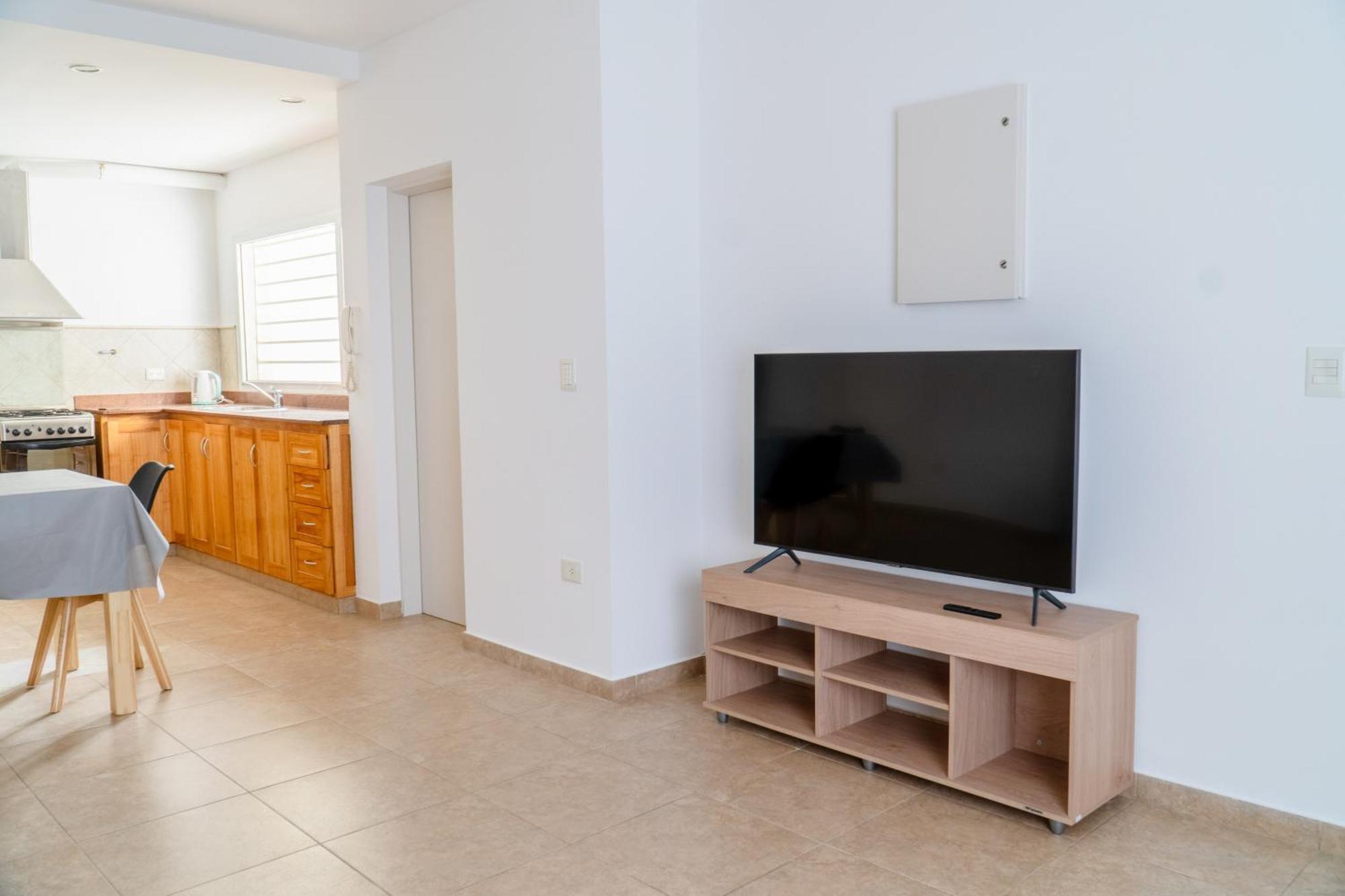 Maca Tobiano, Amplio, Calido, A Pasos Del Mar Apartment Puerto Madryn Luaran gambar